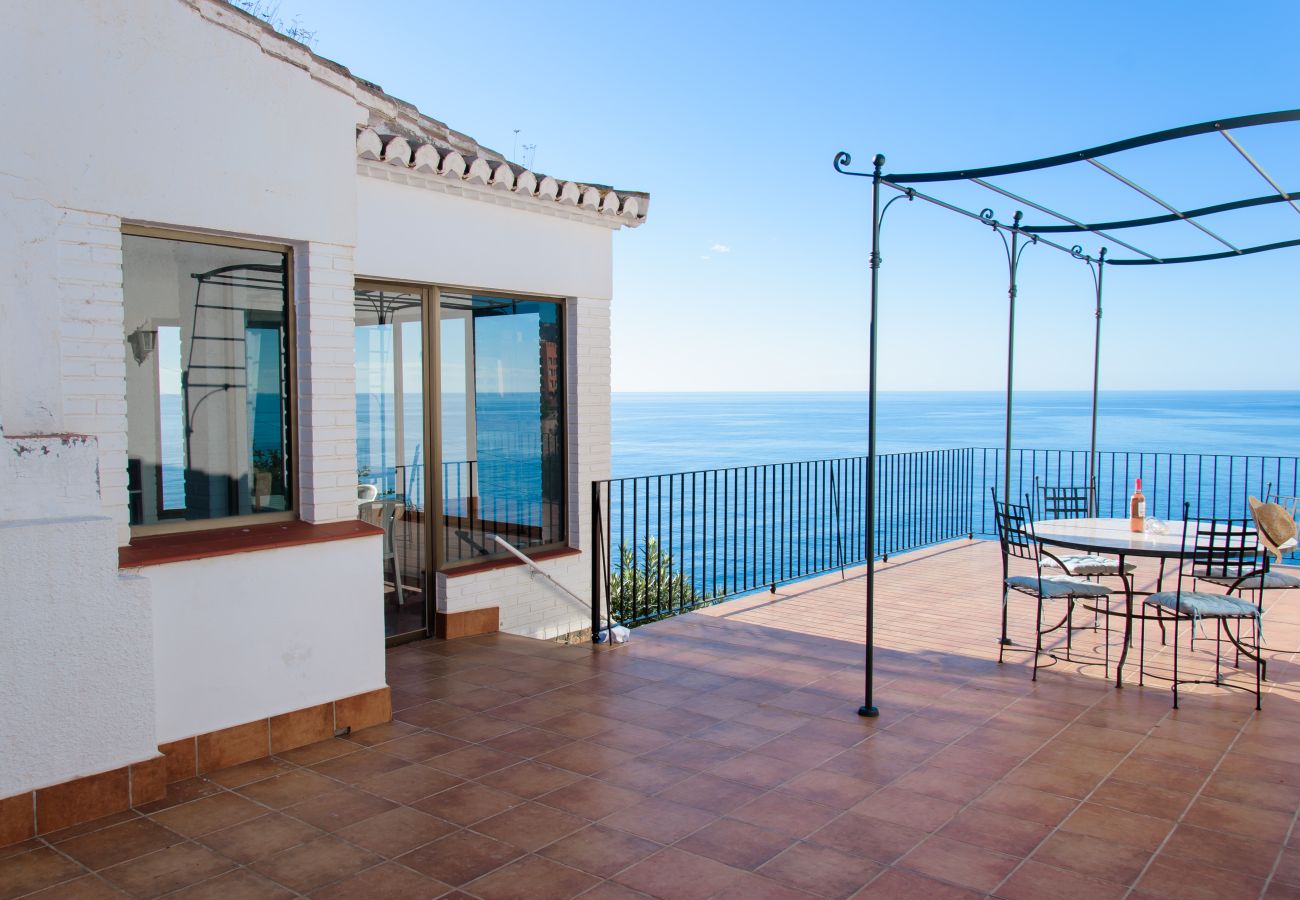 Villa in Almuñecar - Villa mit privatem Pool und atemberaubendem Meerblick