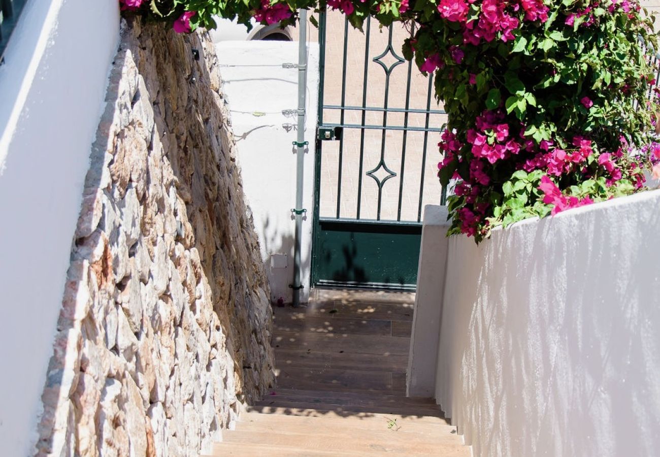 Stadthaus in La Herradura - Großem Pool, Jacuzzi und dem gewissen Extra!