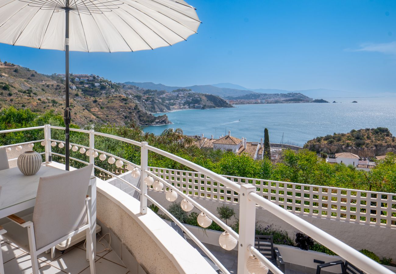 Stadthaus in La Herradura - Reihenhaus am Strand mit Pool und Meerblick