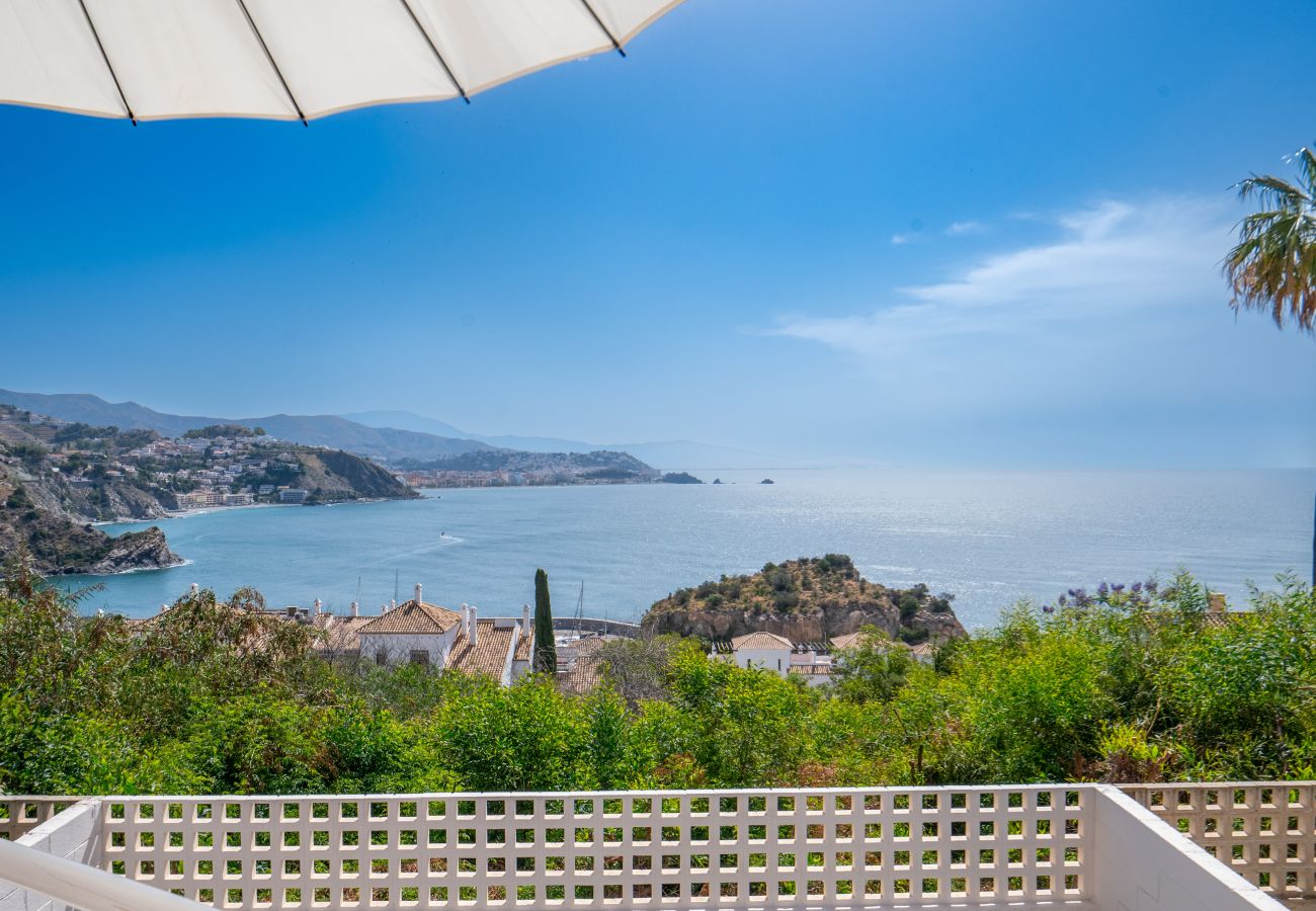 Stadthaus in La Herradura - Reihenhaus am Strand mit Pool und Meerblick