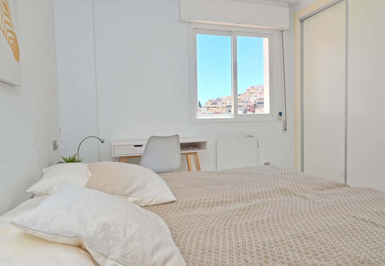 Ferienwohnung in Almuñecar - Penthouse, Terrasse, Meerblick, 2 Min. zu Fuß zum Strand