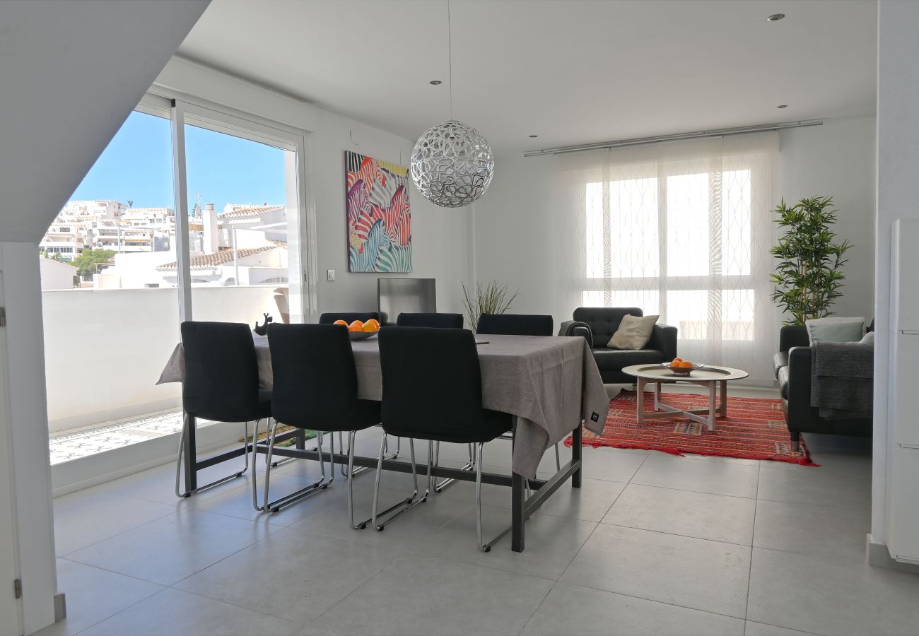 Ferienwohnung in Almuñecar - Penthouse, Terrasse, Meerblick, 2 Min. zu Fuß zum Strand