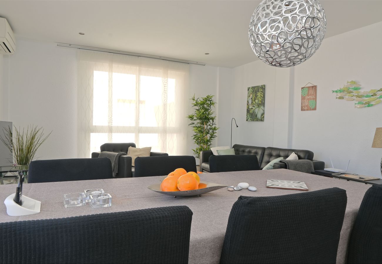 Ferienwohnung in Almuñecar - Penthouse, Terrasse, Meerblick, 2 Min. zu Fuß zum Strand