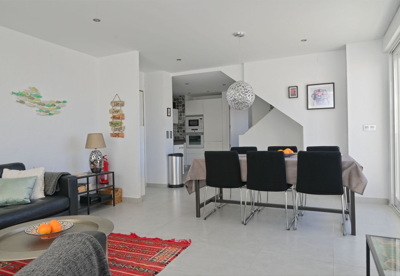 Ferienwohnung in Almuñecar - Penthouse, Terrasse, Meerblick, 2 Min. zu Fuß zum Strand