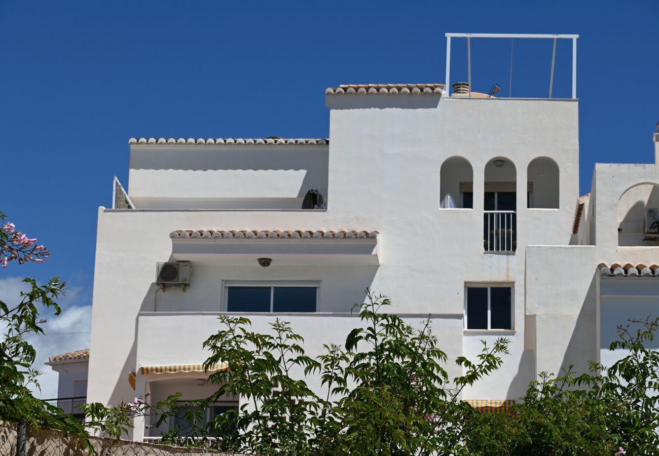 Ferienwohnung in Almuñecar - Penthouse, Terrasse, Meerblick, 2 Min. zu Fuß zum Strand