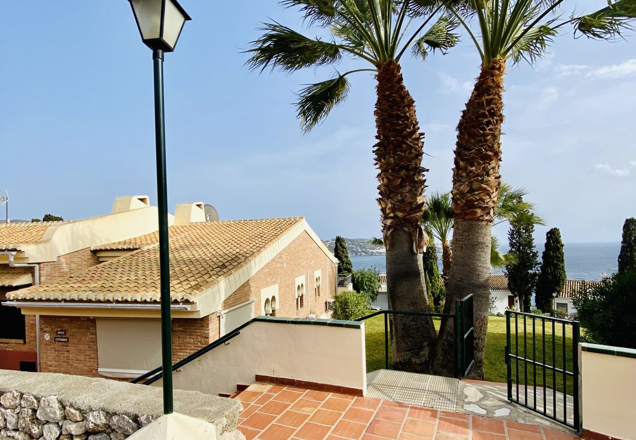 Stadthaus in La Herradura - Elegantes Stadthaus, große Terrasse, Pool und Paddle-Plätze