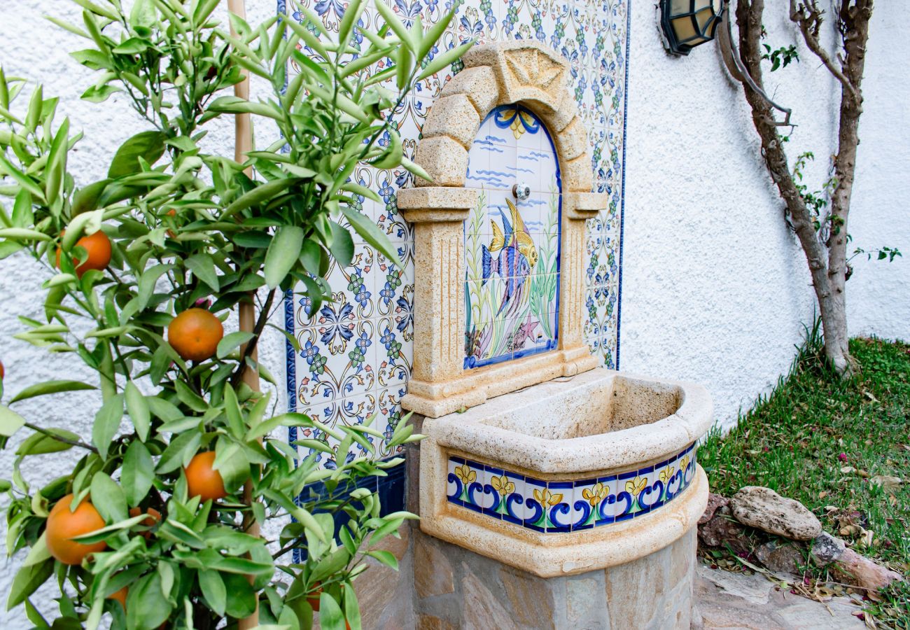 Stadthaus in Nerja - Gemütliches Haus in Capistrano, in der Nähe von Nerjas größtem Pool