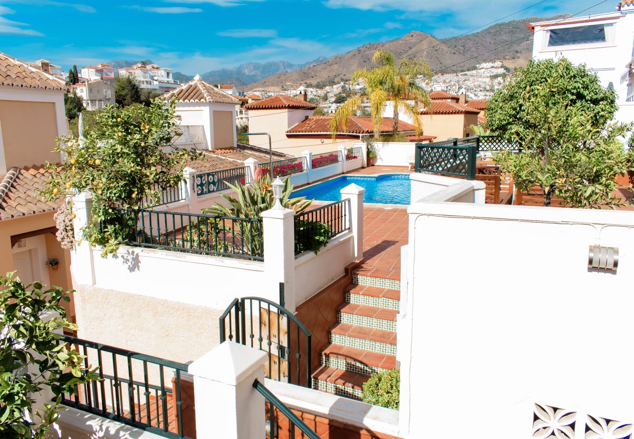 Villa in Nerja - Fantastische Villa, 3 Terrassen, 5 Gehminuten zum Strand Burriana