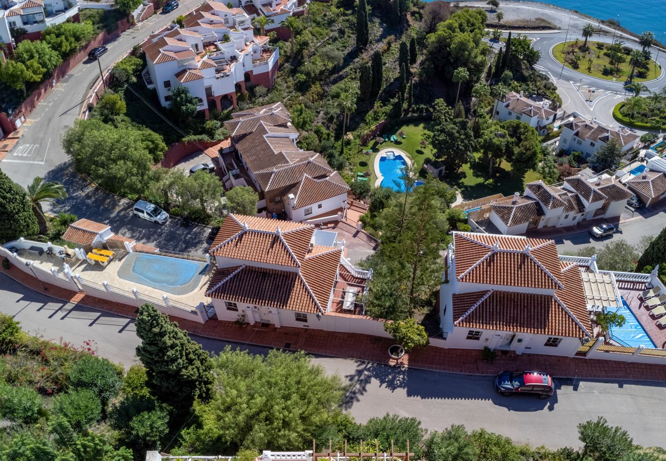 Ferienwohnung in Nerja - Wunderschöne Wohnung mit Meerblick und großer Terrasse 