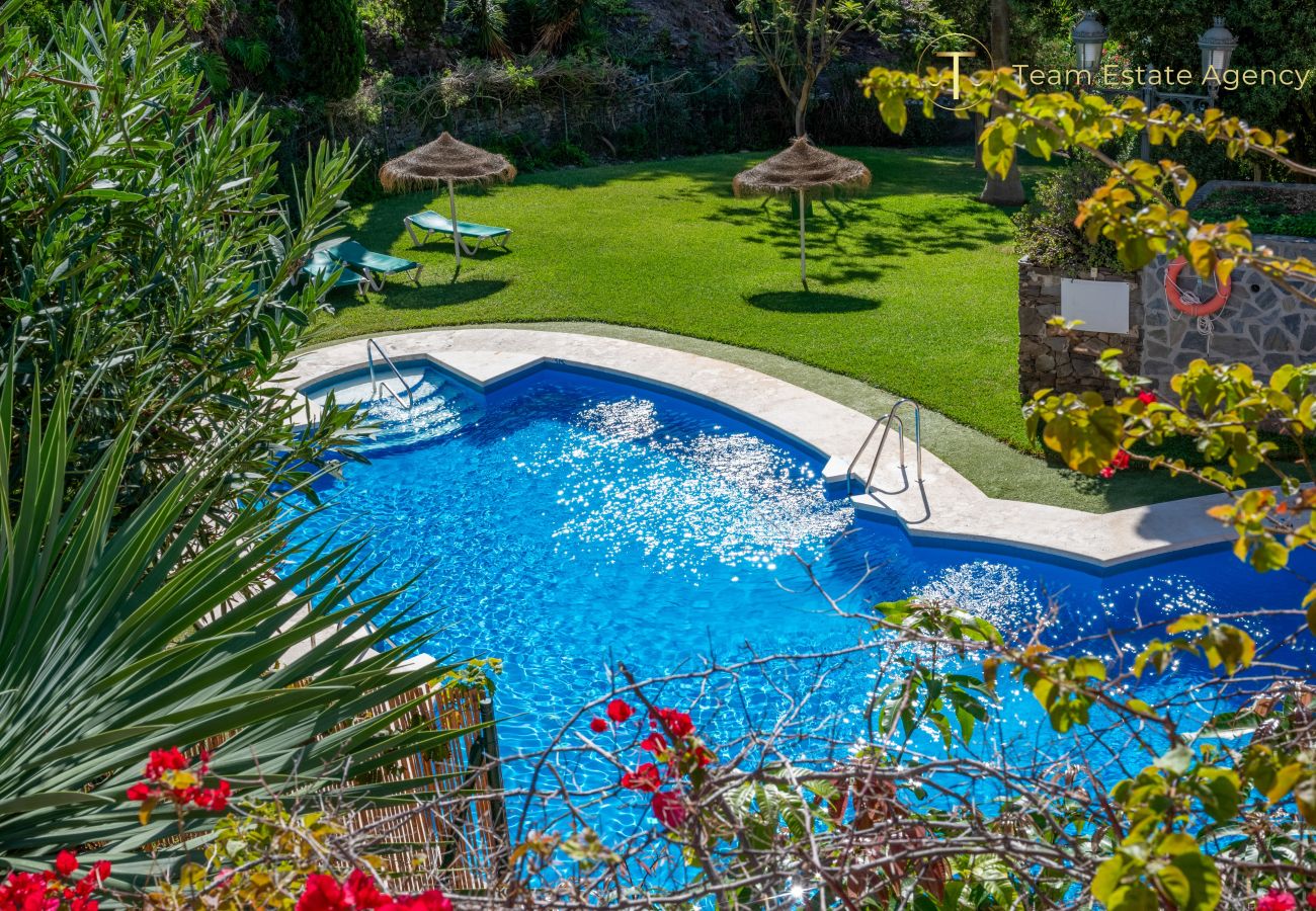 Ferienwohnung in Nerja - Wunderschöne Wohnung mit Meerblick und großer Terrasse 