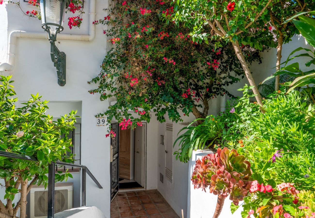 Ferienwohnung in Nerja - Wunderschöne Wohnung mit Meerblick und großer Terrasse 