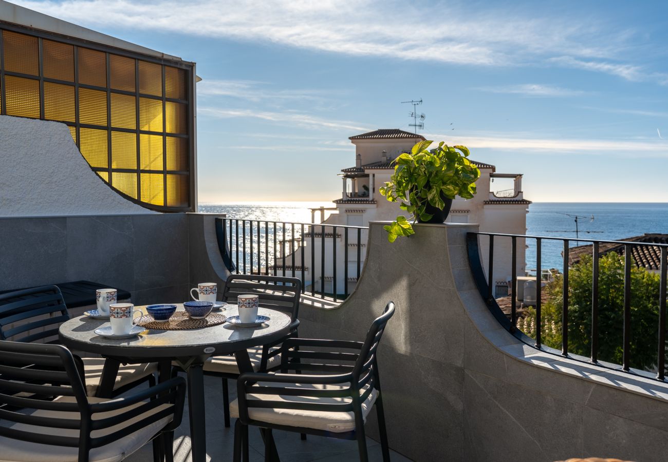 Ferienwohnung in Almuñecar - Luxuriöses Penthouse mit großer Dachterrasse – 2 Minuten zum traumhaften Strand