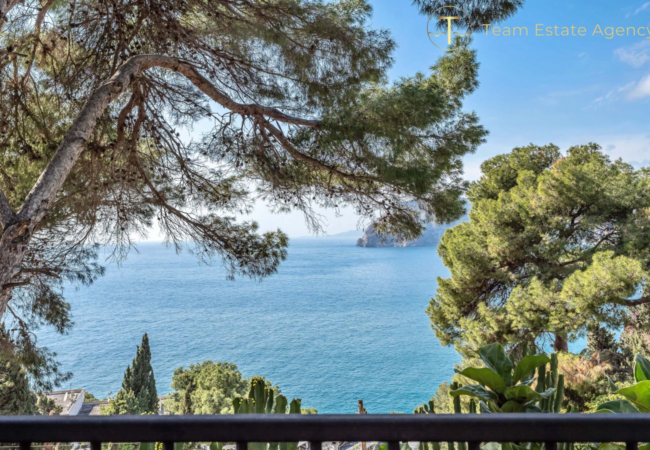 Villa in La Herradura - Wunderschöne Villa mit Meerblick, privatem Pool, 5 Minuten zu Fuß zum Strand