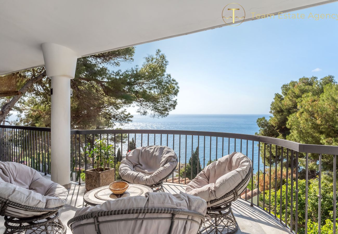 Villa in La Herradura - Wunderschöne Villa mit Meerblick, privatem Pool, 5 Minuten zu Fuß zum Strand