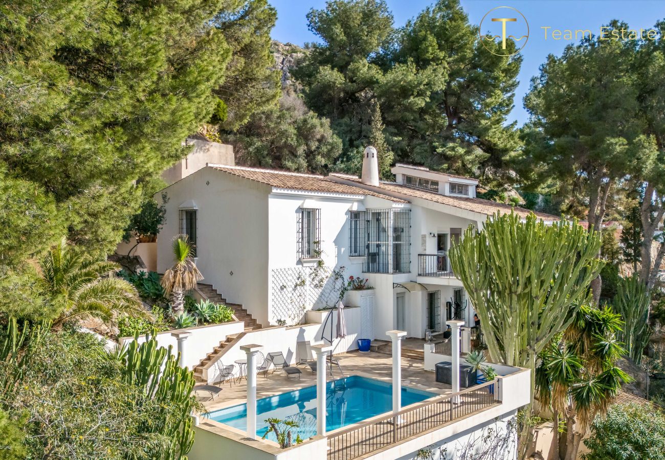 Villa in La Herradura - Wunderschöne Villa mit Meerblick, privatem Pool, 5 Minuten zu Fuß zum Strand