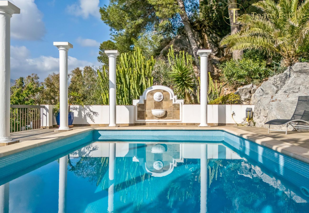 Villa in La Herradura - Wunderschöne Villa mit Meerblick, privatem Pool, 5 Minuten zu Fuß zum Strand