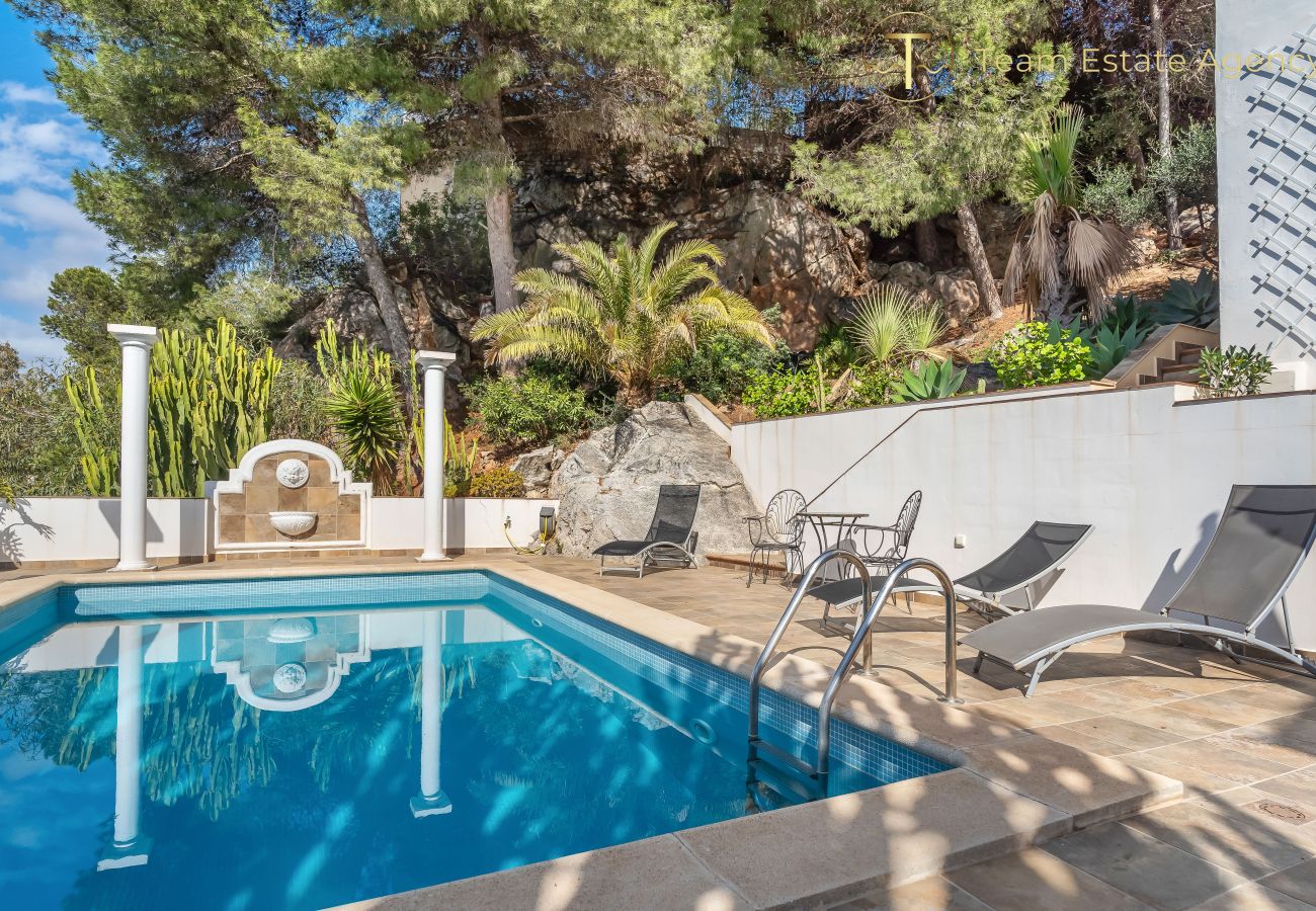 Villa in La Herradura - Wunderschöne Villa mit Meerblick, privatem Pool, 5 Minuten zu Fuß zum Strand