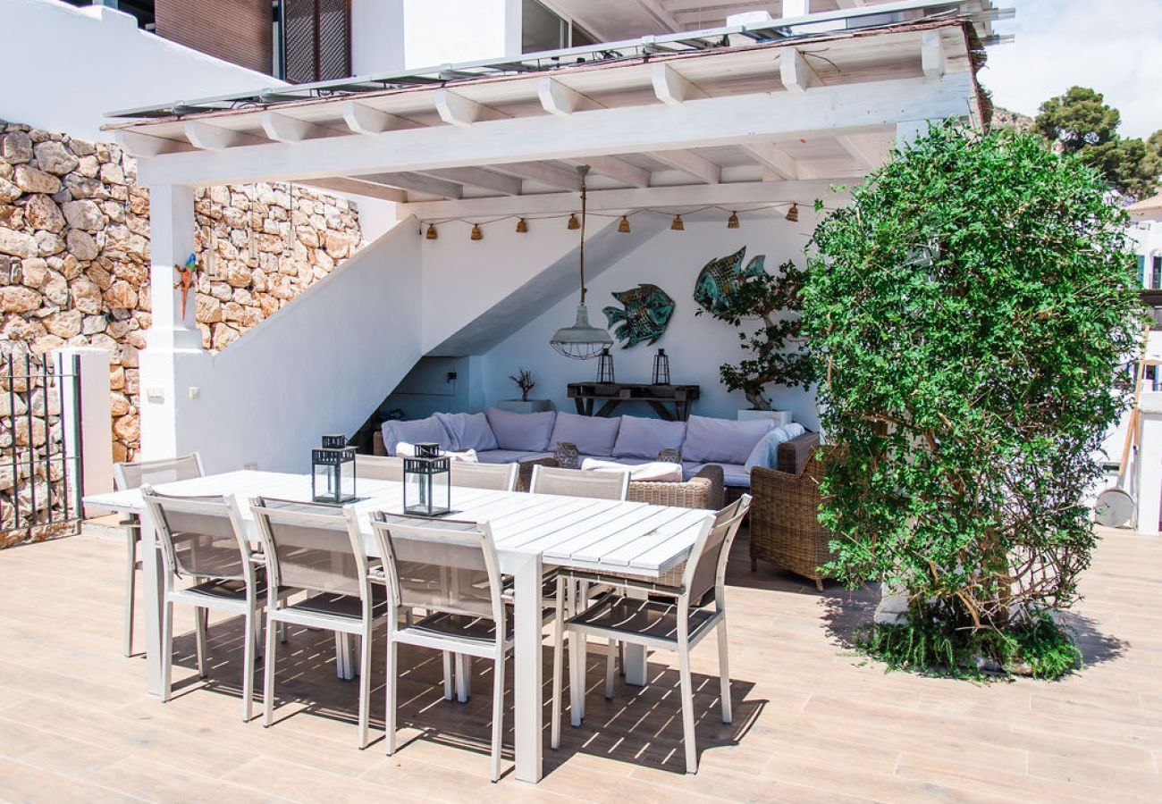 Casa adosada en La Herradura - Gran piscina, jacuzzi, ¡y ese toque extra!