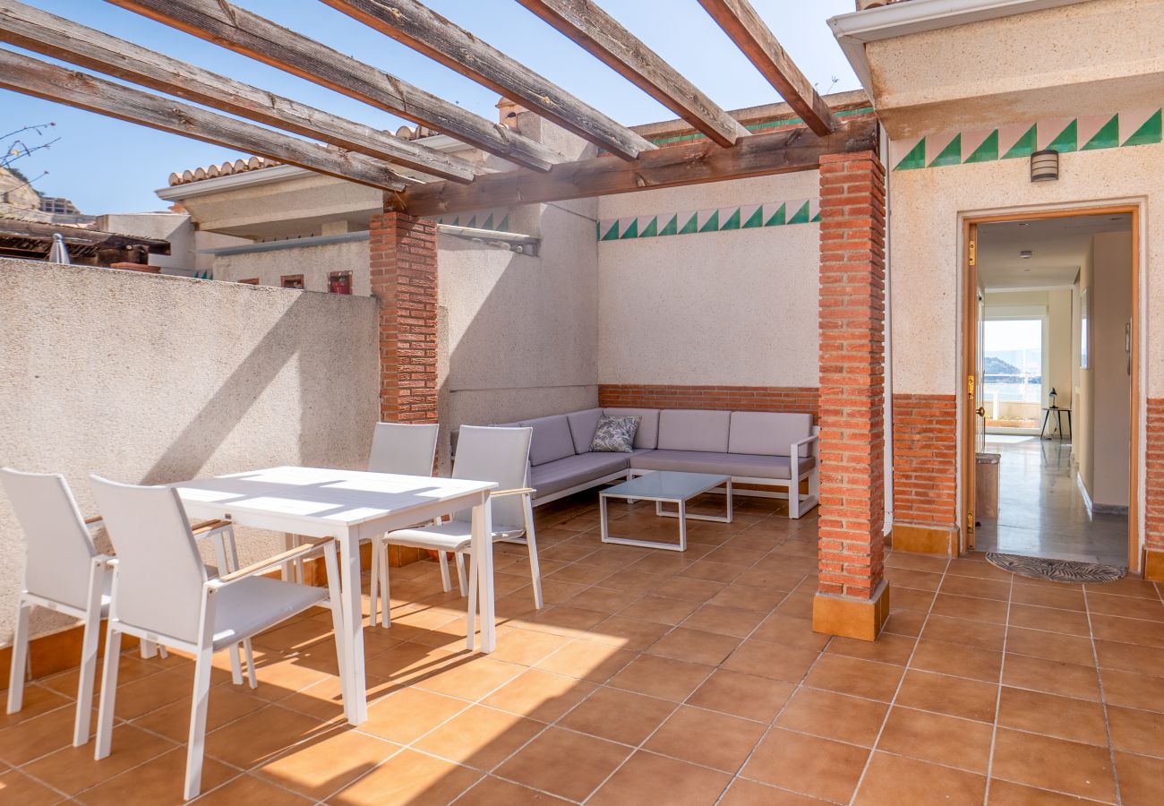 Casa adosada en La Herradura - Primera línea de playa, piscina, casa adosada con vistas al mar.