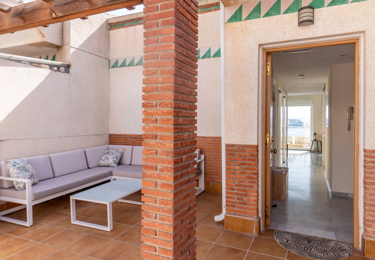 Casa adosada en La Herradura - Primera línea de playa, piscina, casa adosada con vistas al mar.