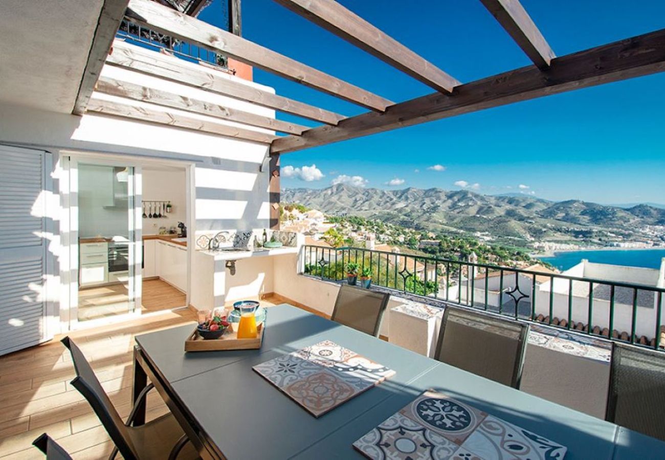 Casa adosada en La Herradura - Adosado, vistas al mar, gran terraza, piscina y pistas de pádel