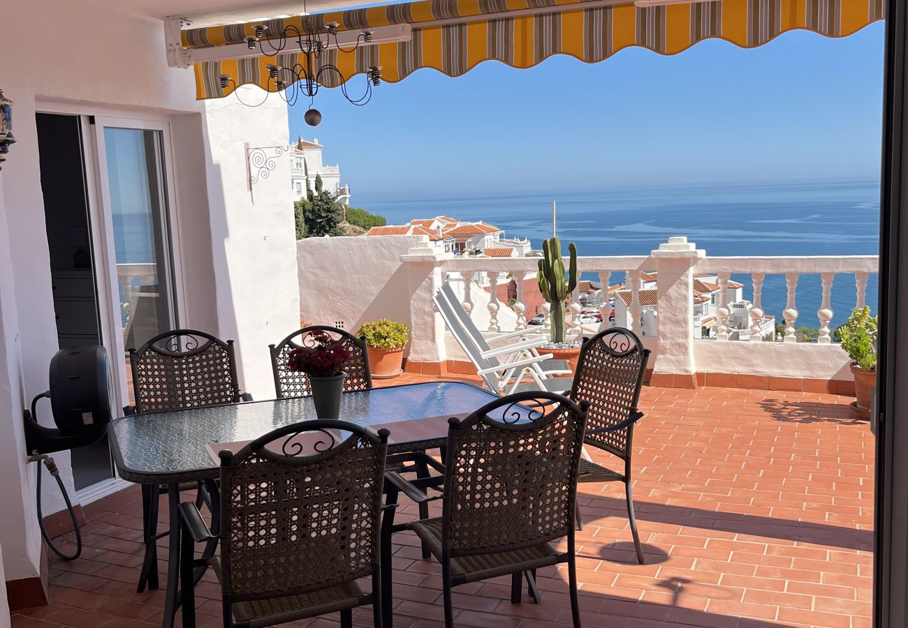 Apartamento en Nerja - Maravilloso apartamento con vistas al mar y gran terraza,