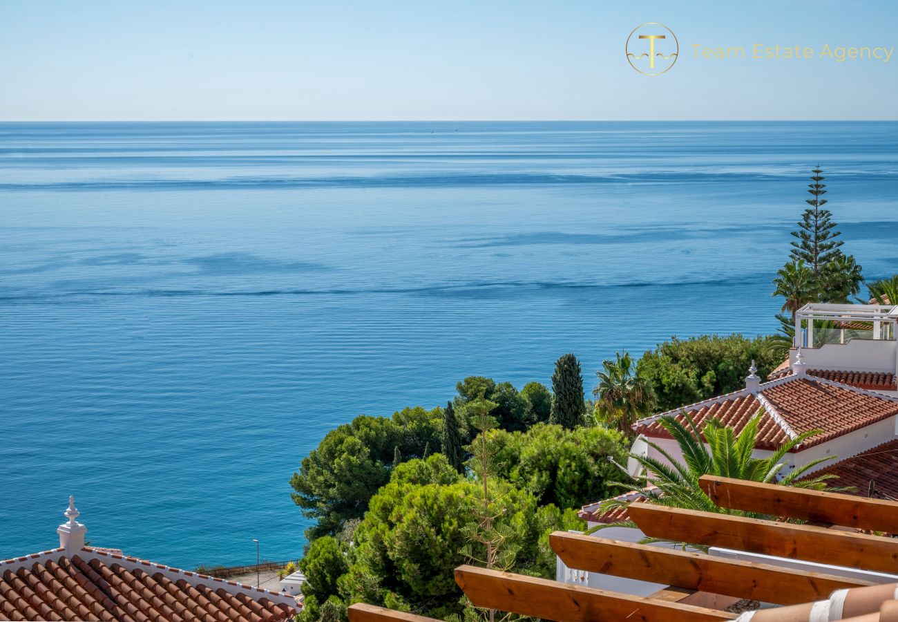 Apartamento en Nerja - Maravilloso apartamento con vistas al mar y gran terraza,