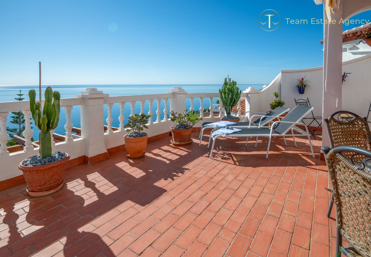 Apartamento en Nerja - Maravilloso apartamento con vistas al mar y gran terraza,