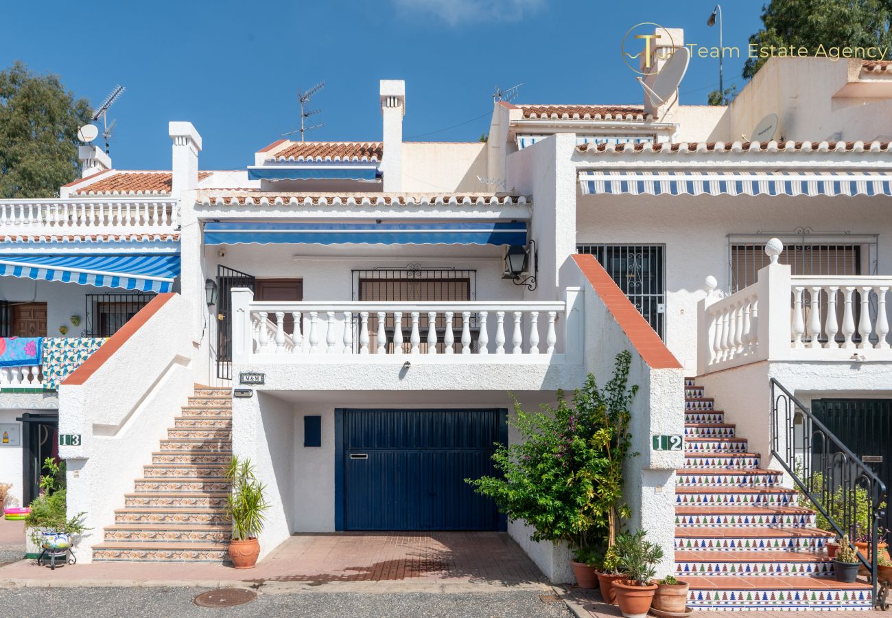 Casa adosada en Almuñecar - Vista al mar, 2 terrazas, cerca de la playa y restaurantes