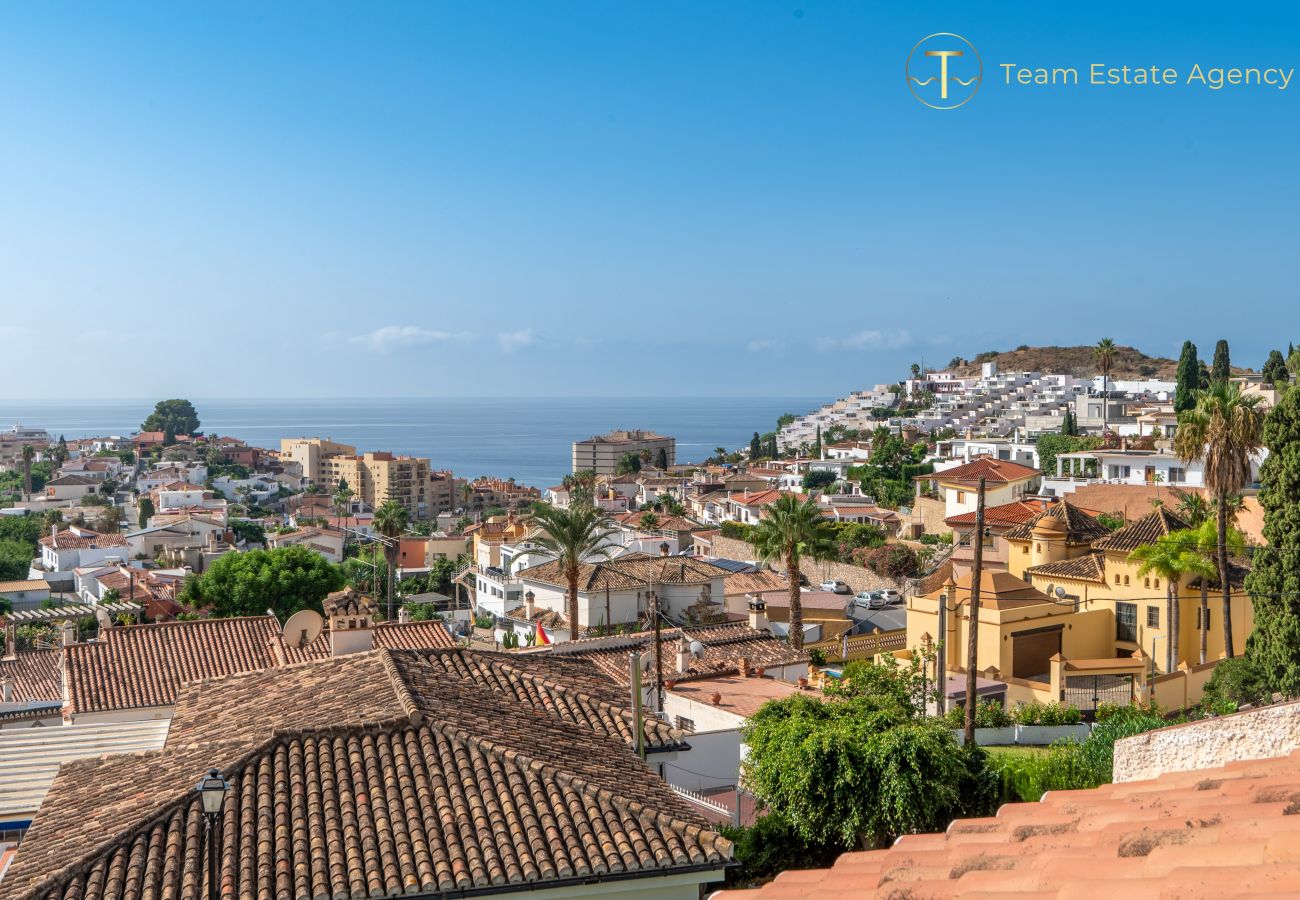 Casa adosada en Almuñecar - Vista al mar, 2 terrazas, cerca de la playa y restaurantes