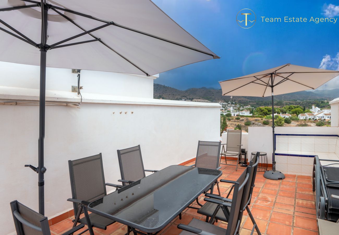 Casa adosada en Nerja - Terraza en la azotea, cerca de la playa de Burriana y el centro