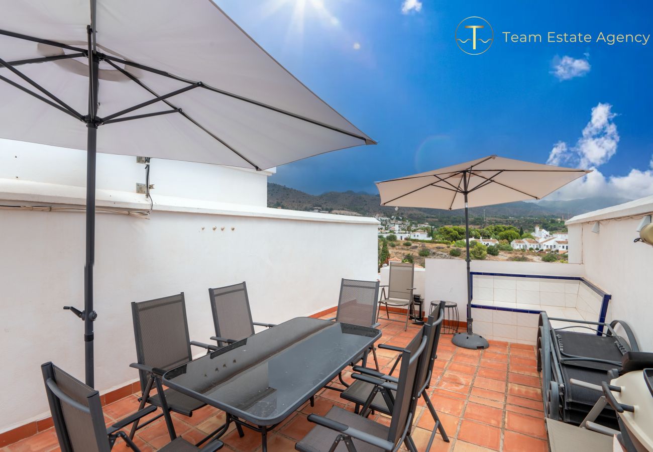 Casa adosada en Nerja - Terraza en la azotea, cerca de la playa de Burriana y el centro