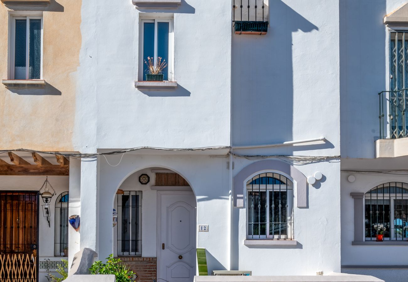 Casa adosada en Nerja - Terraza en la azotea, cerca de la playa de Burriana y el centro