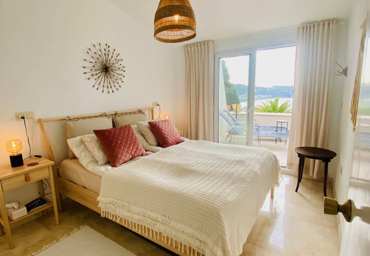 Townhouse in La Herradura - Elegant Townhouse, Large Terrace, Pool & Paddle Courts