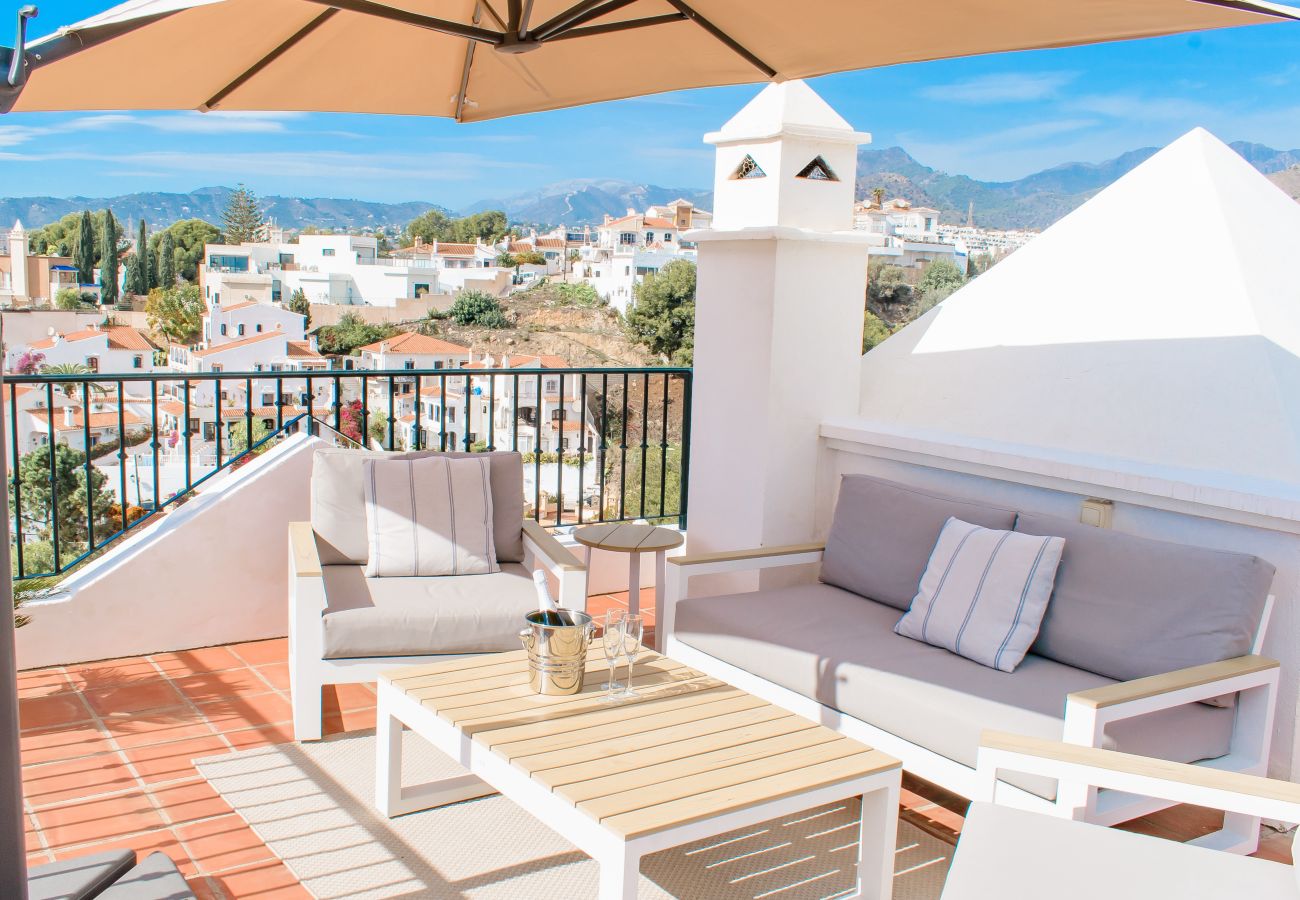 Villa in Nerja - Fantastic Villa, 3 Terraces, 5-Min Walk to Burriana Beach