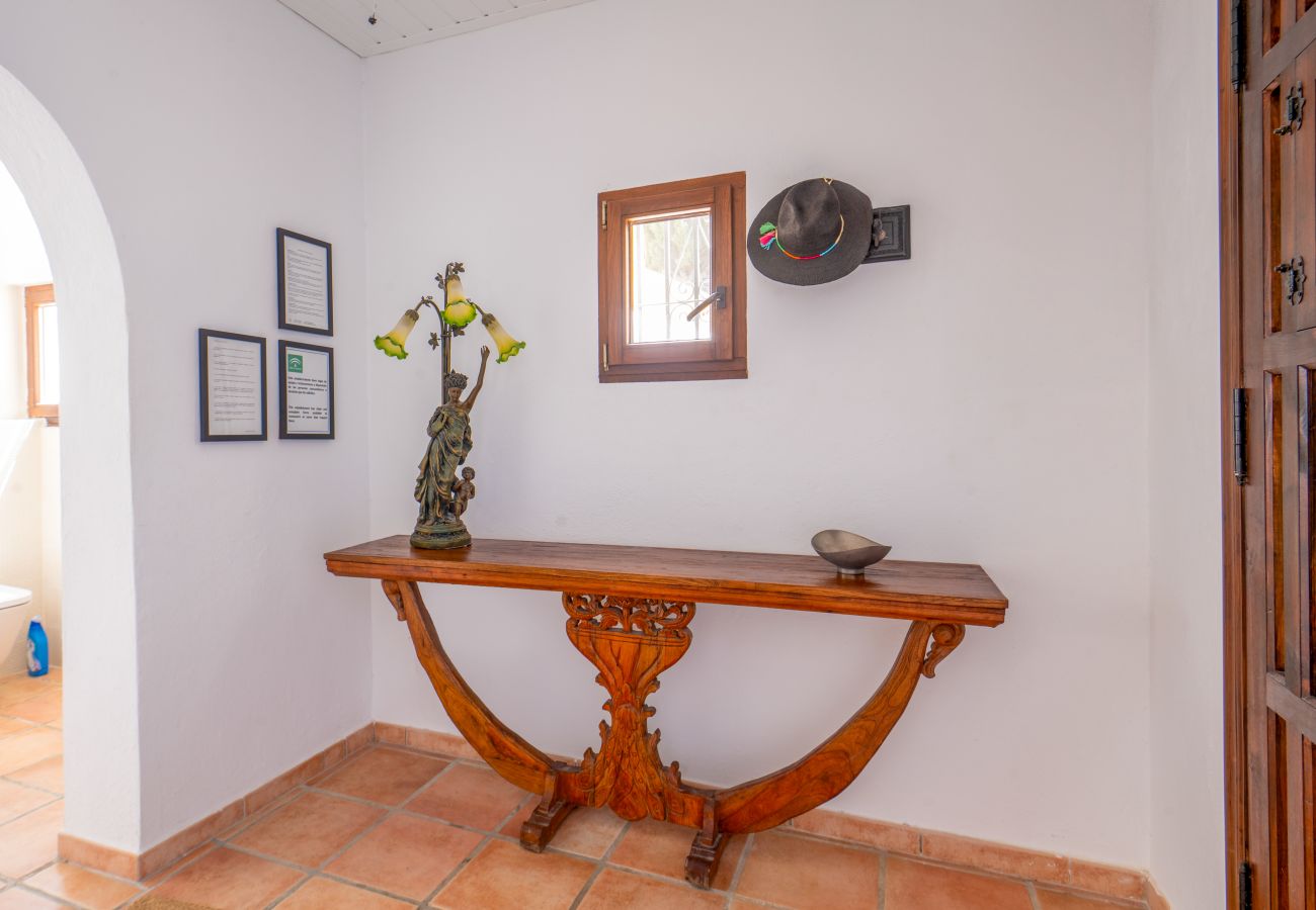 Villa in Almuñecar - Magical sea view, private heated pool, 15 min, walk to beach & restaurant