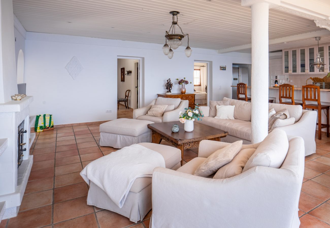 Villa in Almuñecar - Magical sea view, private heated pool, 15 min, walk to beach & restaurant