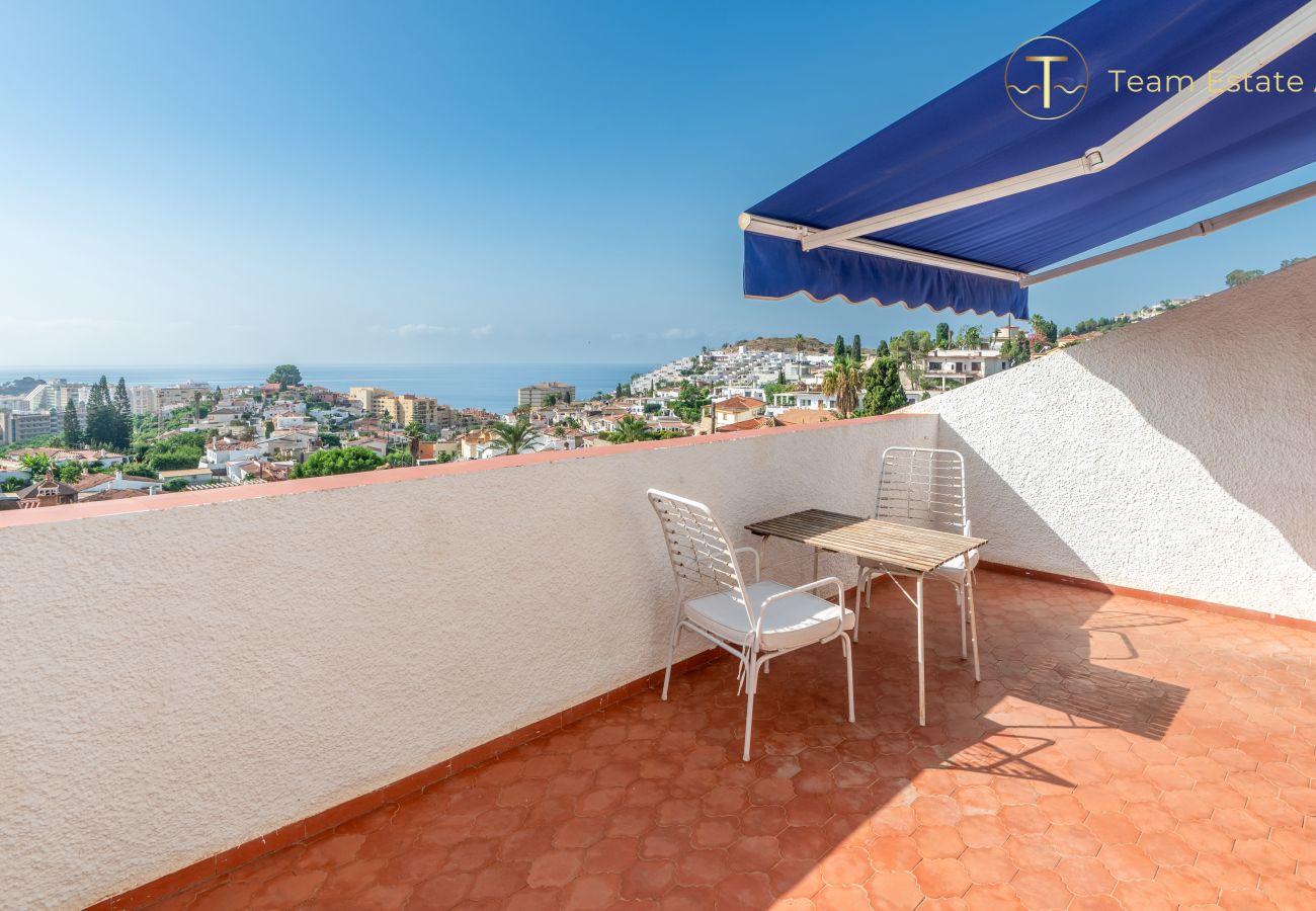 Townhouse in Almuñecar - Stunning View, 2 Terraces, Close to Beach & Restaurants