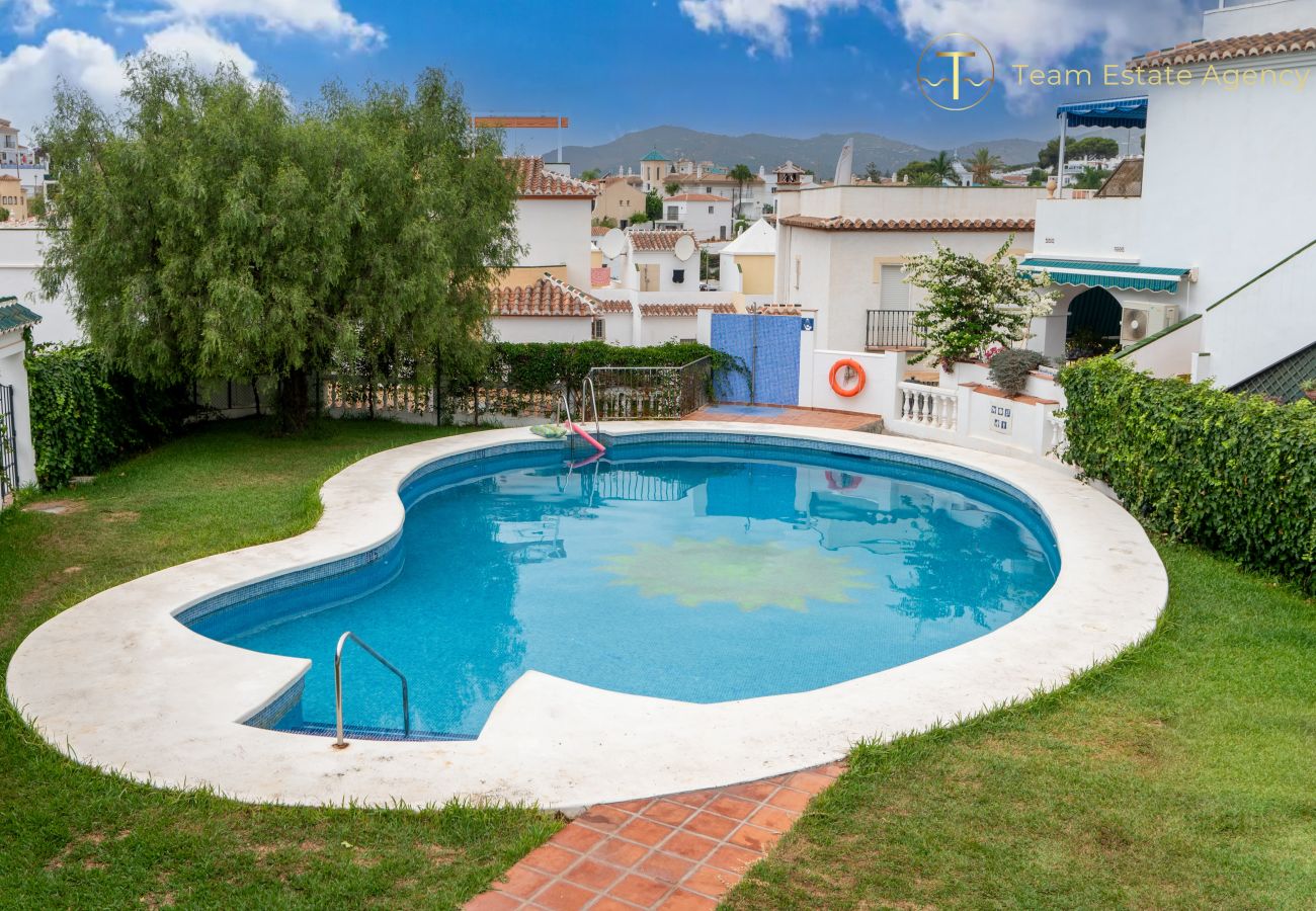 Townhouse in Nerja - Rooftop Terrace, Close to Burriana Beach, Town Center