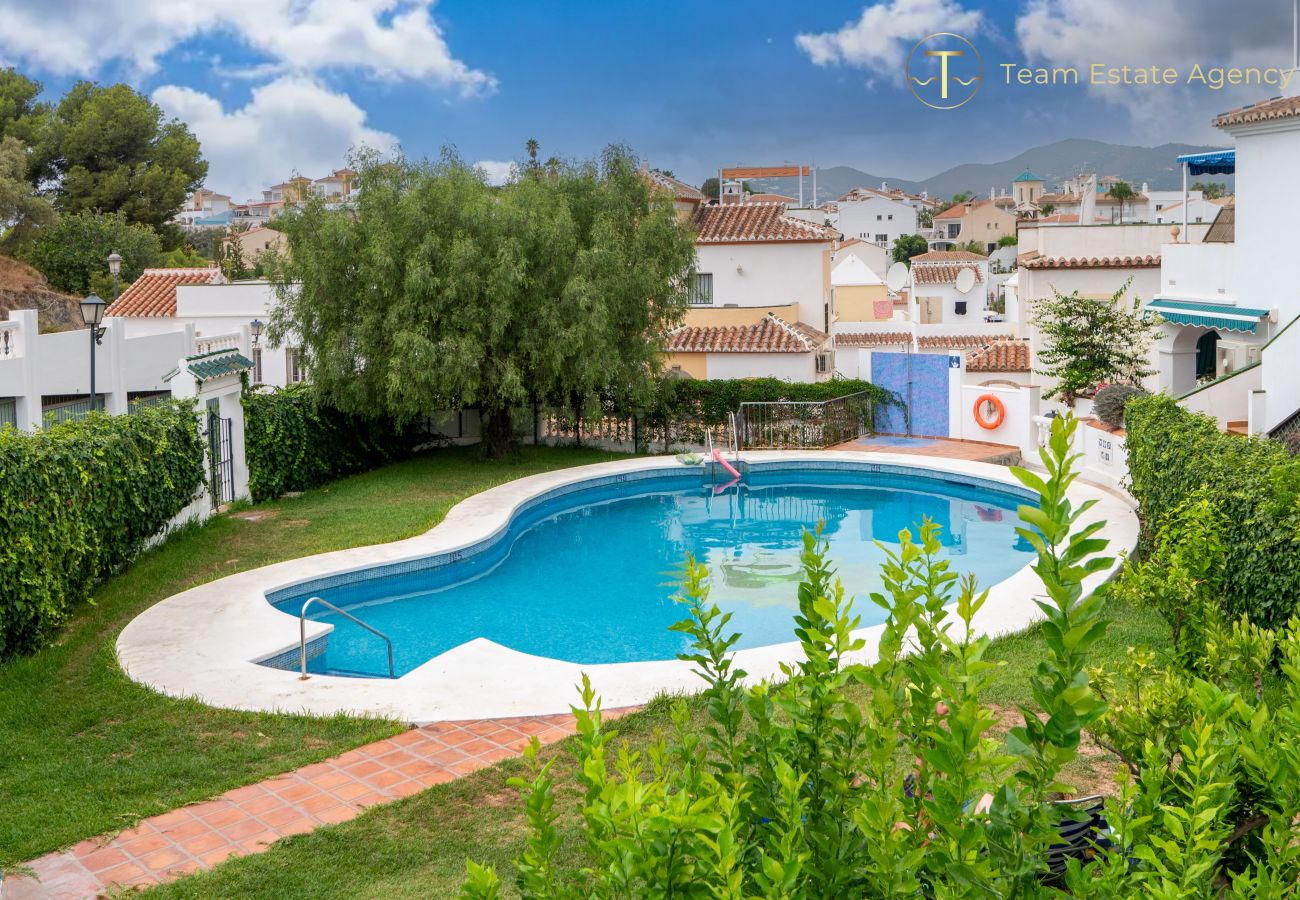 Townhouse in Nerja - Rooftop Terrace, Close to Burriana Beach, Town Center