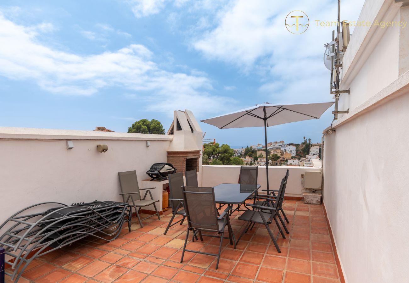 Townhouse in Nerja - Rooftop Terrace, Close to Burriana Beach, Town Center