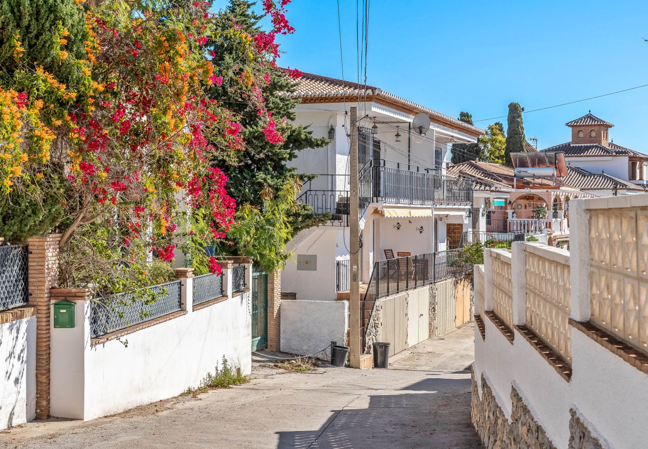 Apartment in Almuñecar - Cozy Retreat Near Beach & Dining