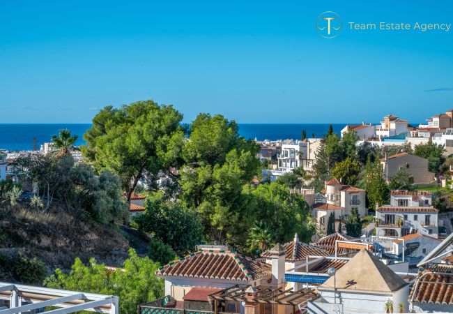  i Nerja - Takterrass, nära Burriana-stranden och centrum