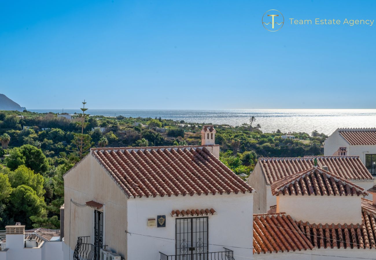 Radhus i Nerja - Takterrass, nära Burriana-stranden och centrum